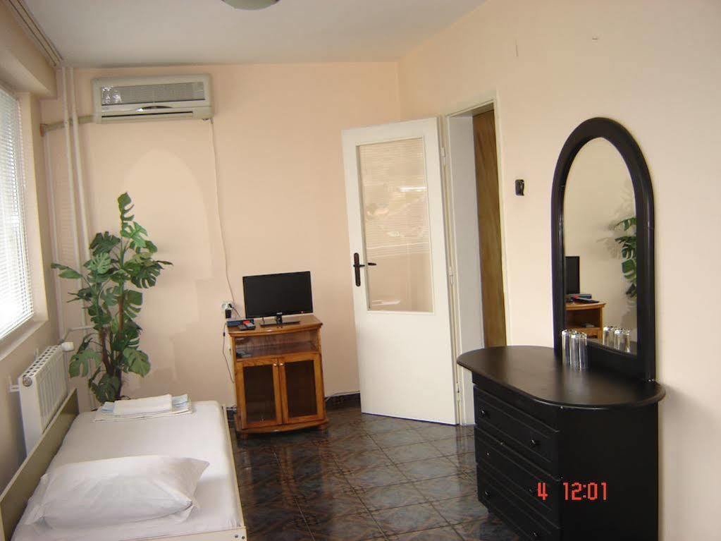 Kanclera Hotel Kaspichan Exterior photo
